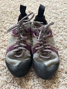 Women’s Scarpa Helix Climbing Shoes Sz 6 EU 38